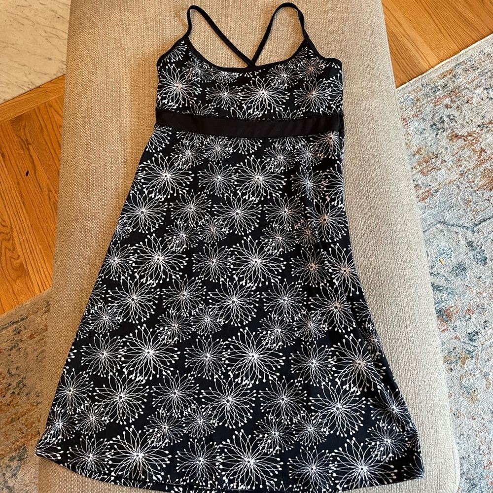 Lola by AFG Black + White Racerback Athletic Dress size Small